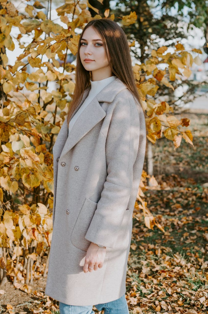Woman jacket with buttons