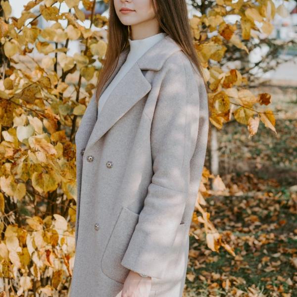 Woman jacket with buttons